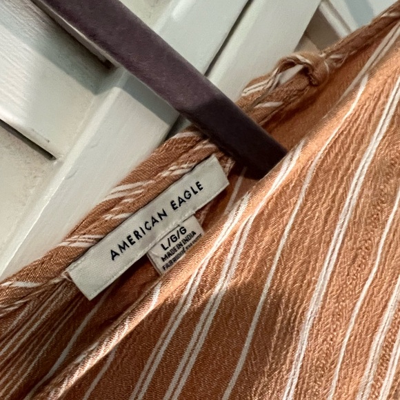 American Eagle crop top. Gold and white strips, size- large - Picture 3 of 3